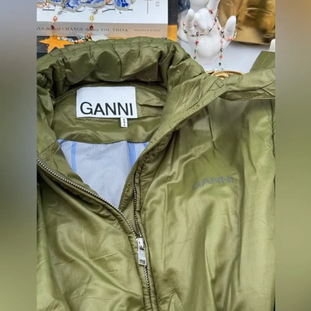 🆕 GANNI 🧿 NWOT Padded Sleeveless Jacket, Khaki Green - Sz S / M - Picture 13 of 16